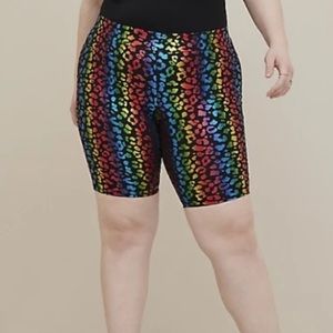 Torrid rainbow leopard bike shorts. Torrid ssize 3X.